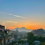 Salita Principi Center Vesuvio View